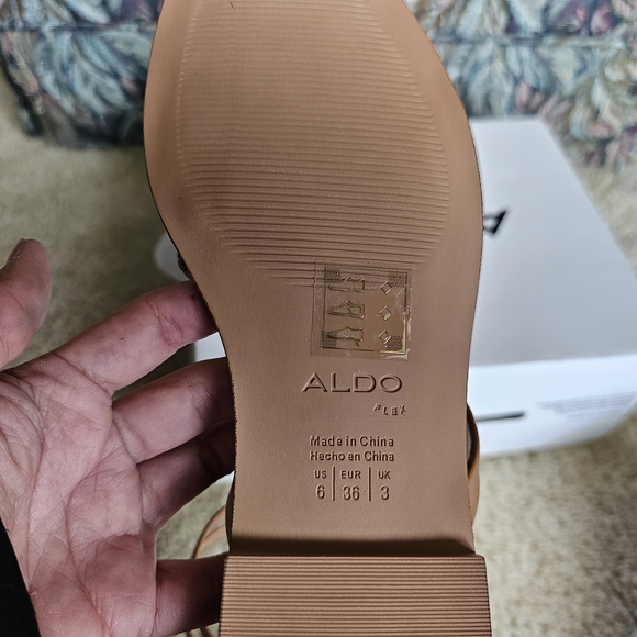 Aldo Spinella Women's Tan Faux Leather Strappy Flat Sandals Sz 6 - Picture 6 of 7